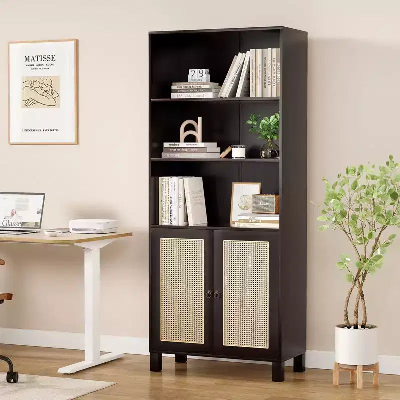 Libreria a 5 ripiani con ante in rattan, libreria alta bianca con ripiani espositivi per ufficio domestico e camera da letto